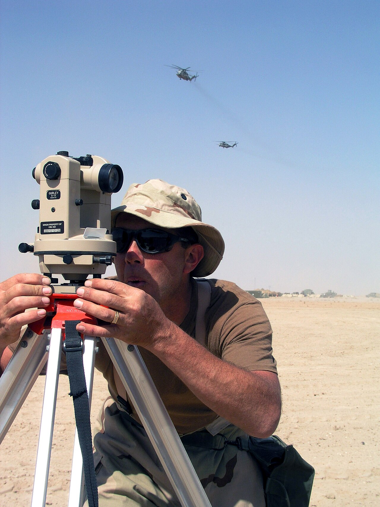 Reed Van Dyk — US Navy 030327-N-0728B-053 U.S. Navy Seabee builds hospital facilities in Iraq