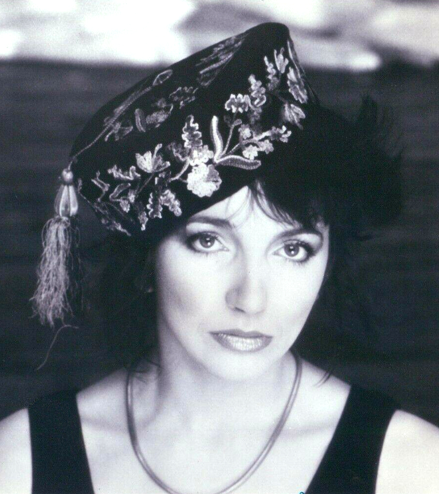 Kate Bush — Kate Bush Hounds of Love (1985 EMI publicity photo) 02 (cropped)