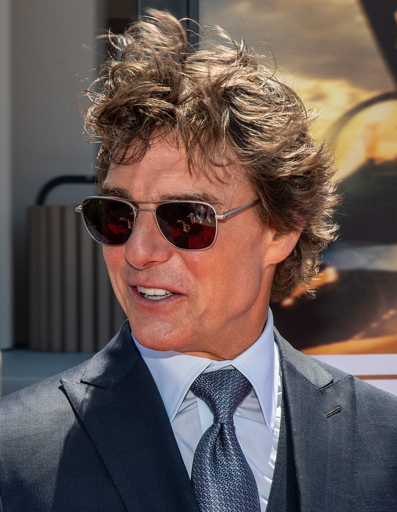 TOM CRUISE ROLLS OUT CUSTOM SPIELBERG HEAD POPCORN BUCKET AT 'DISCLOSURE DAY' SCREENING WITH CO-STARS FARRELL AND FANNING